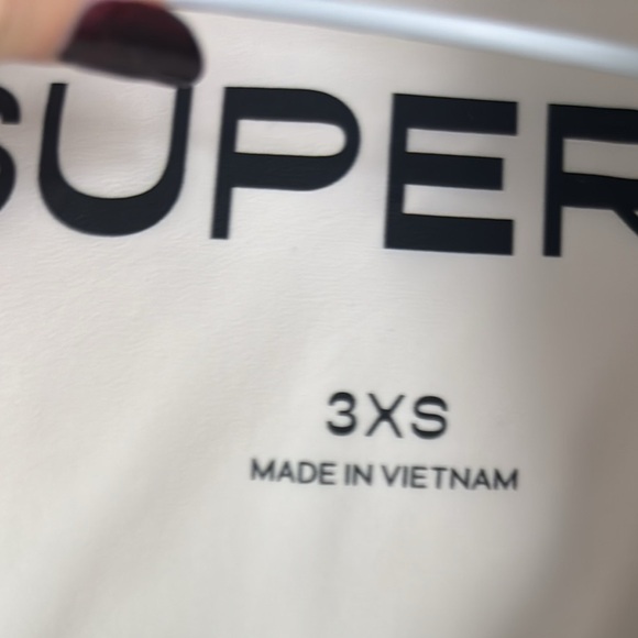 Aritzia Super Puff Jacket - fit as xs - Picture 5 of 5